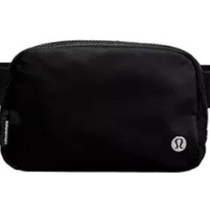 Lululemon Everywhere Beltbag